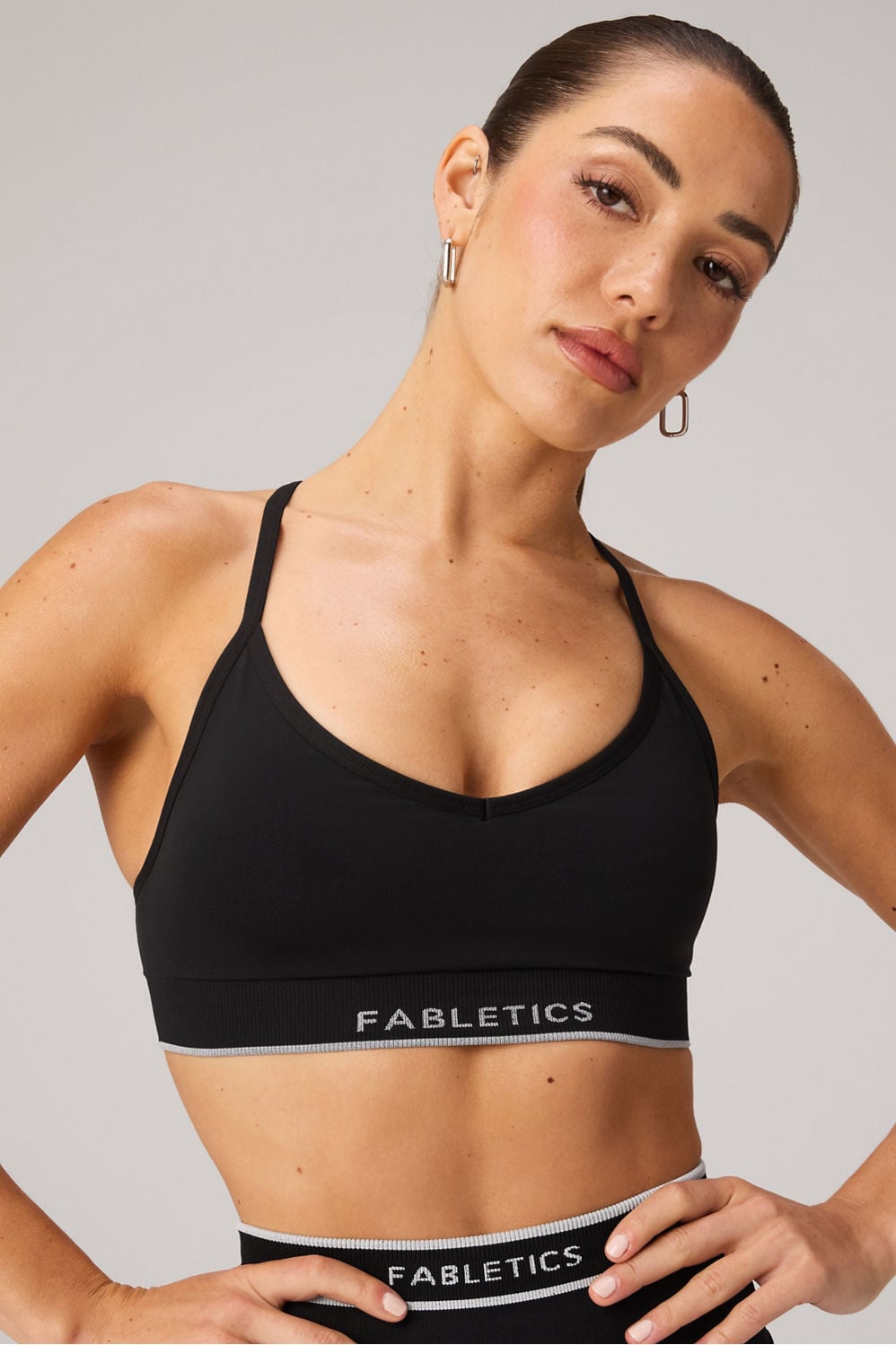 SEAMLESS V-NECK LOW IMPACT BRA