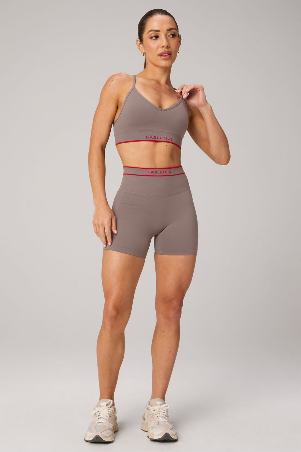 SEAMLESS V-NECK LOW IMPACT BRA