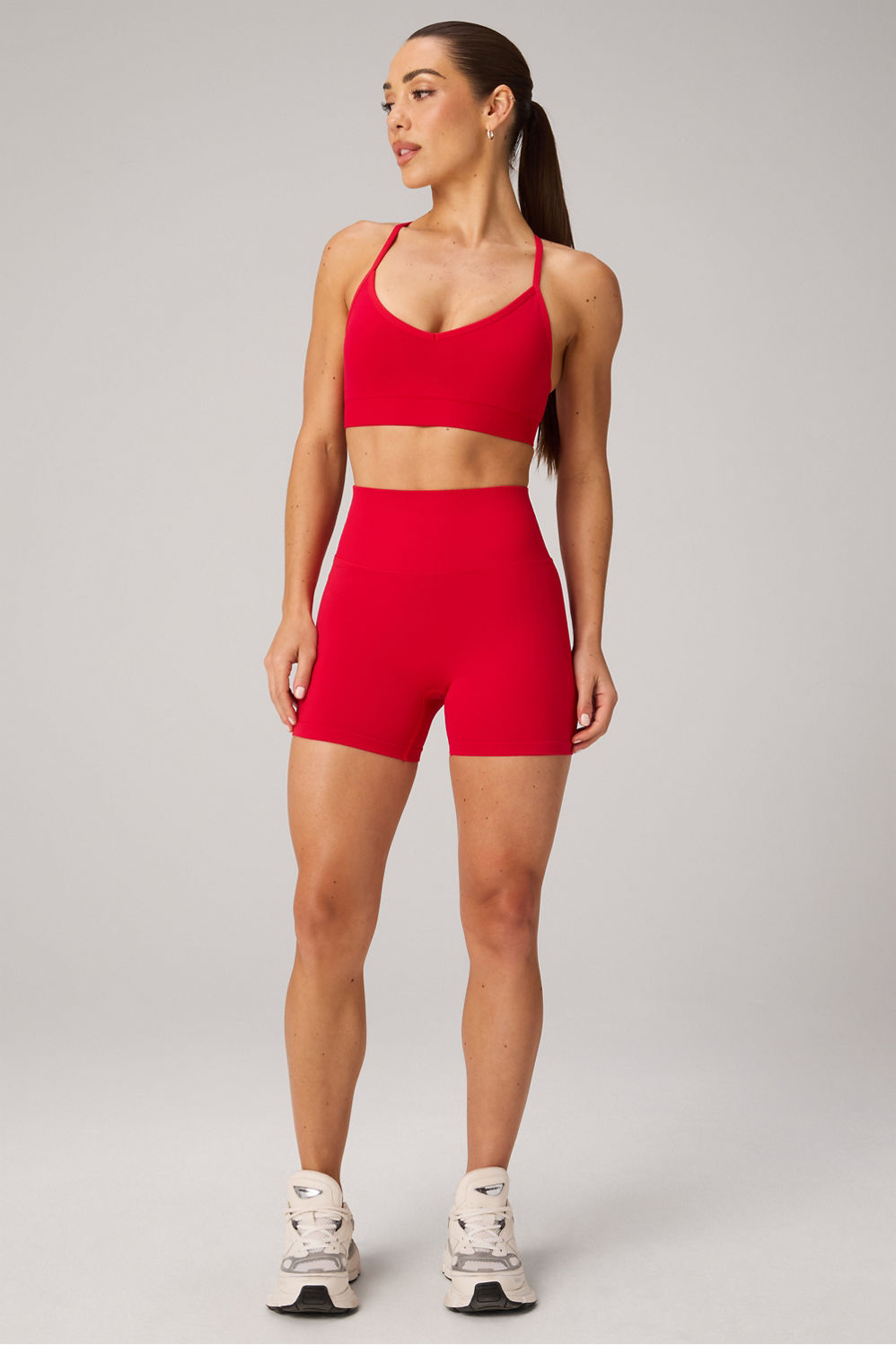 SEAMLESS V-NECK LOW IMPACT BRA