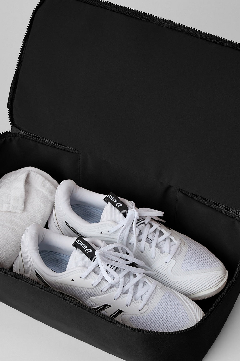 THE ESSENTIAL GYM BAG