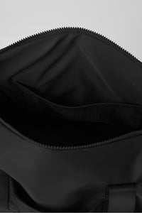 THE ESSENTIAL GYM BAG
