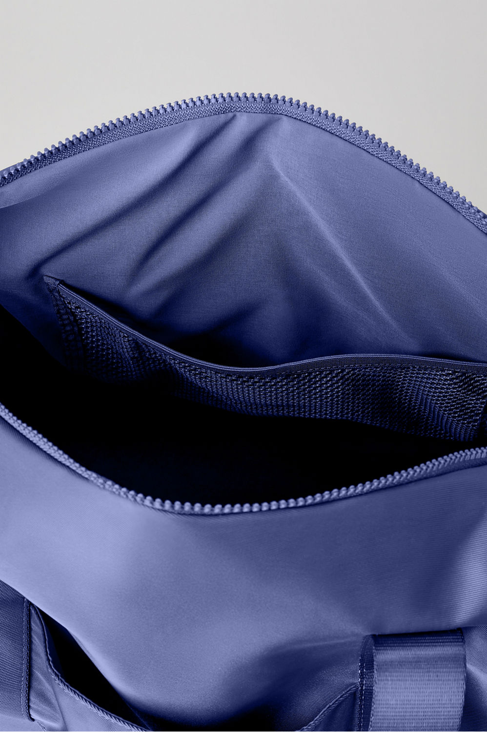 THE ESSENTIAL GYM BAG