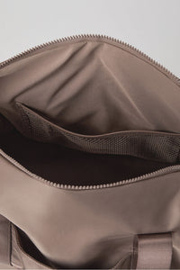 THE ESSENTIAL GYM BAG