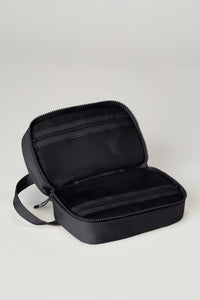 THE SMALL TOILETRY BAG