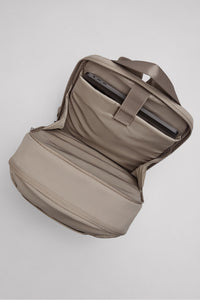THE SLEEK BACKPACK