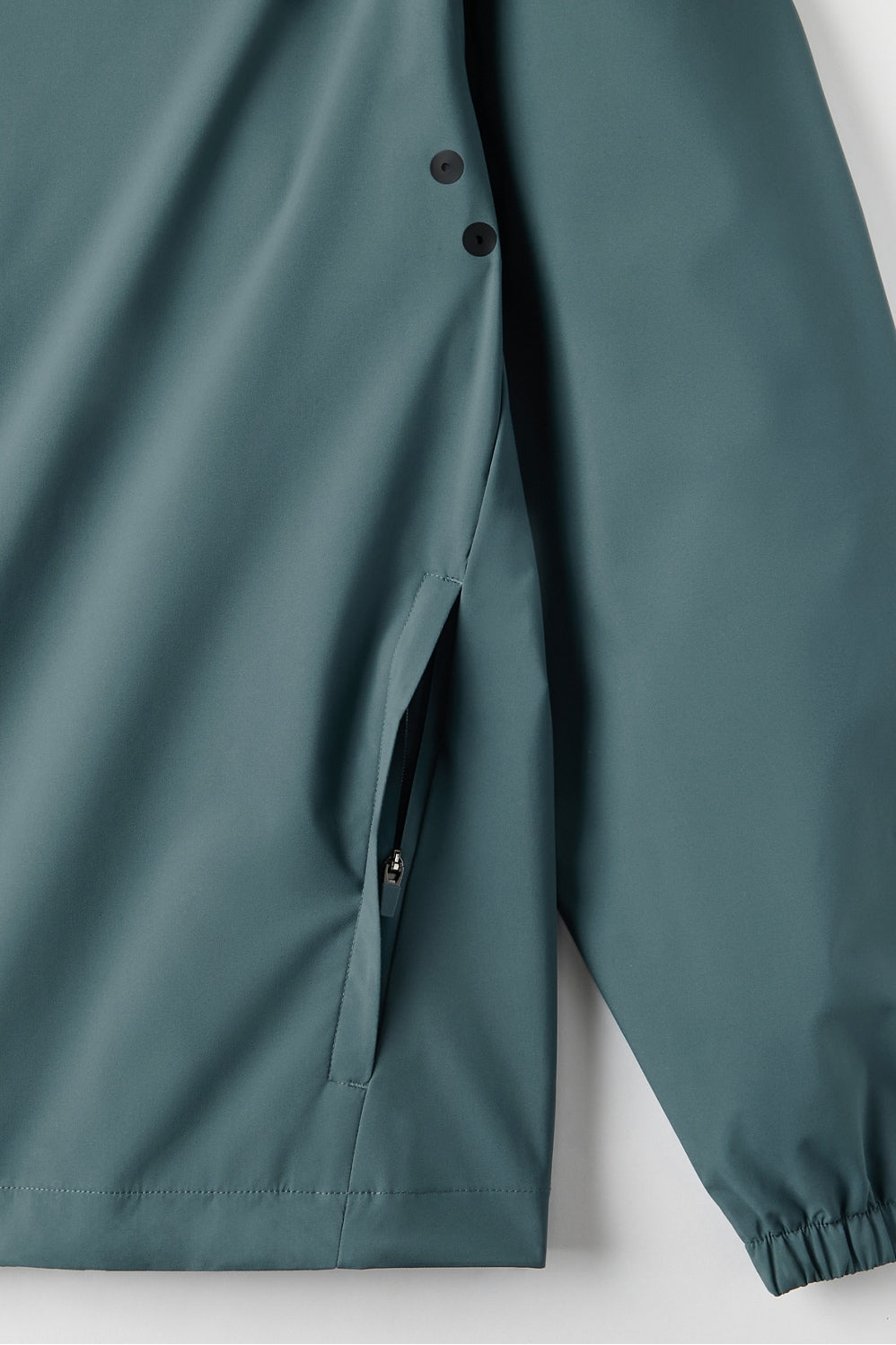 THE WATERPROOF RAIN JACKET