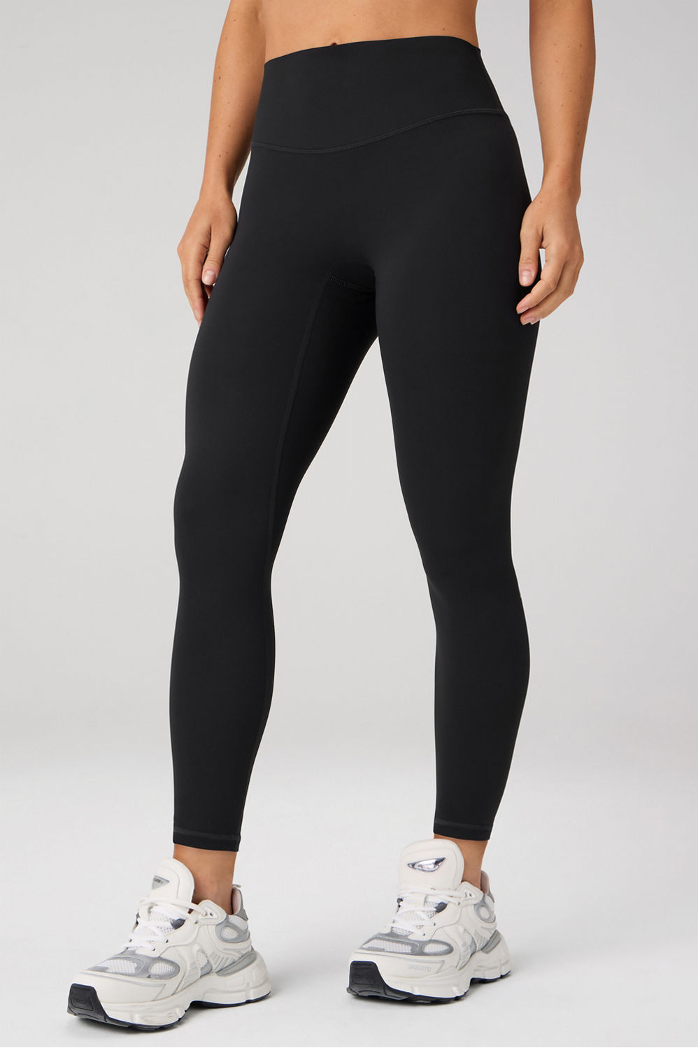 THE NO-SEAM PURELUXE TLC LEGGING-SHORT
