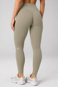 THE NO-SEAM PURELUXE TLC LEGGING-SHORT