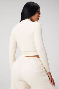 SEAMLESS LONG-SLEEVE ESSENTIAL TEE