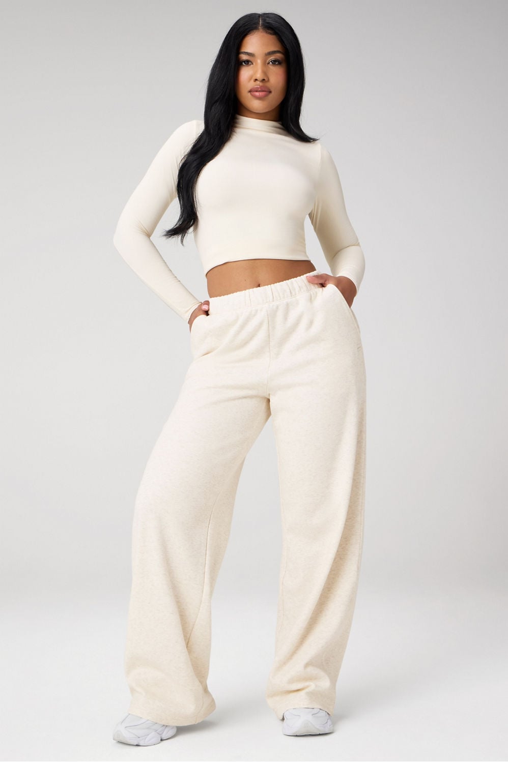 SEAMLESS LONG-SLEEVE ESSENTIAL TEE