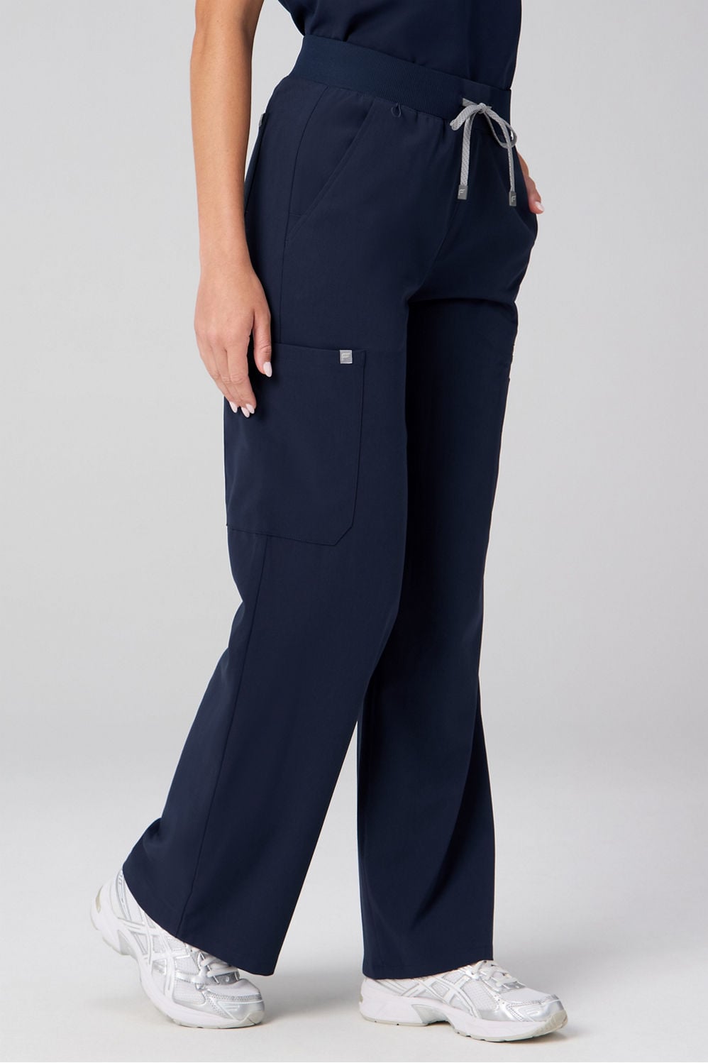 HIGH-RISE WIDE LEG SCRUB PANT