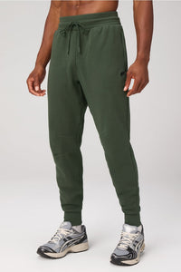 THE GO-TO JOGGER