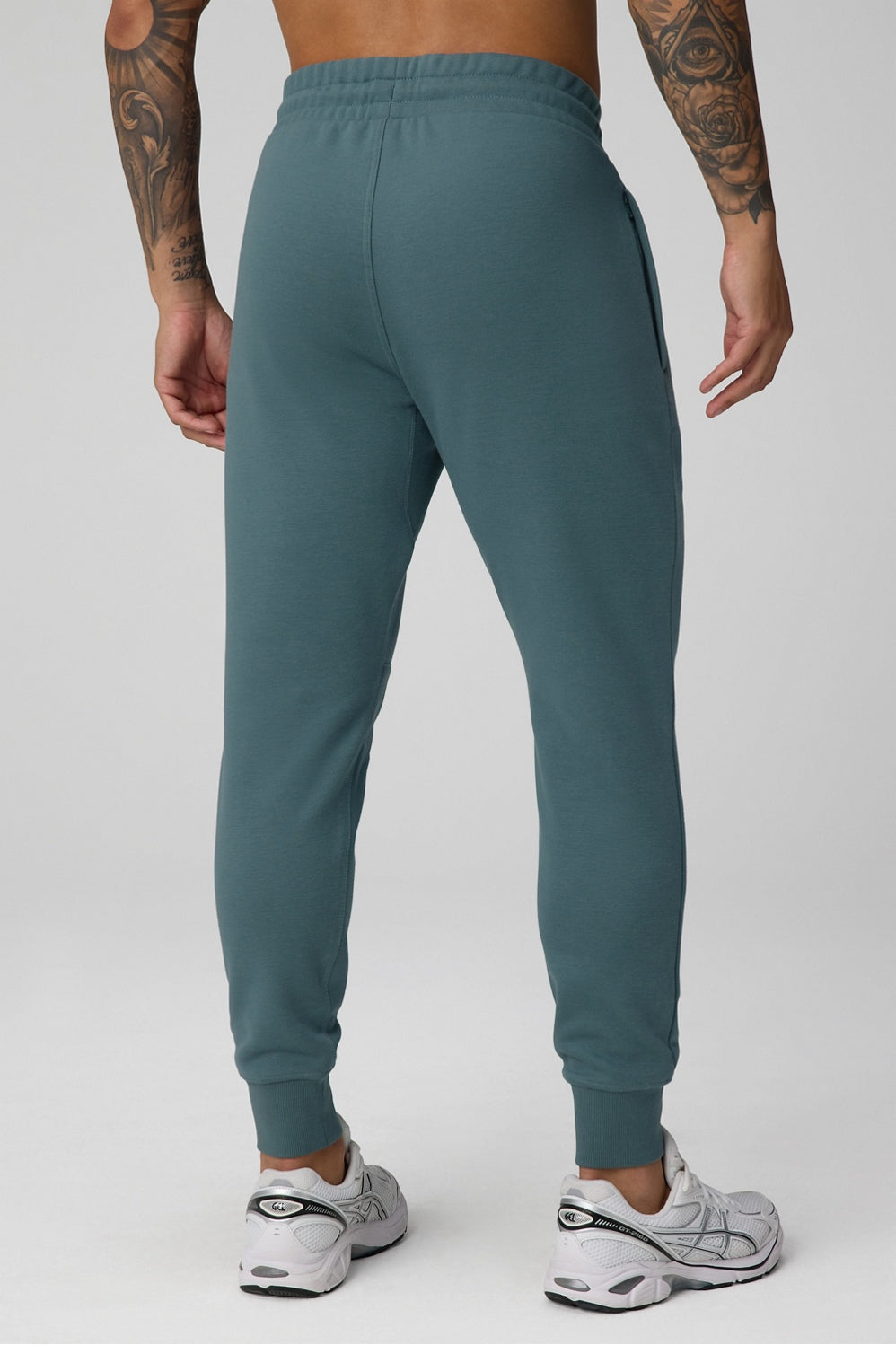 THE GO-TO JOGGER