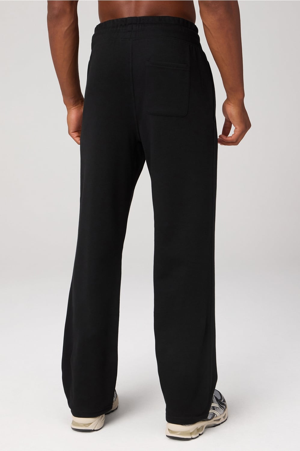 THE GO-TO STRAIGHT LEG PANT