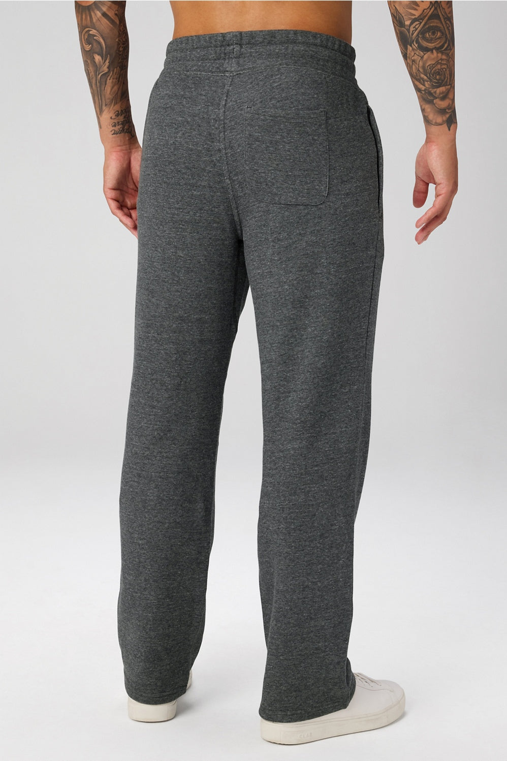 THE GO-TO STRAIGHT LEG PANT