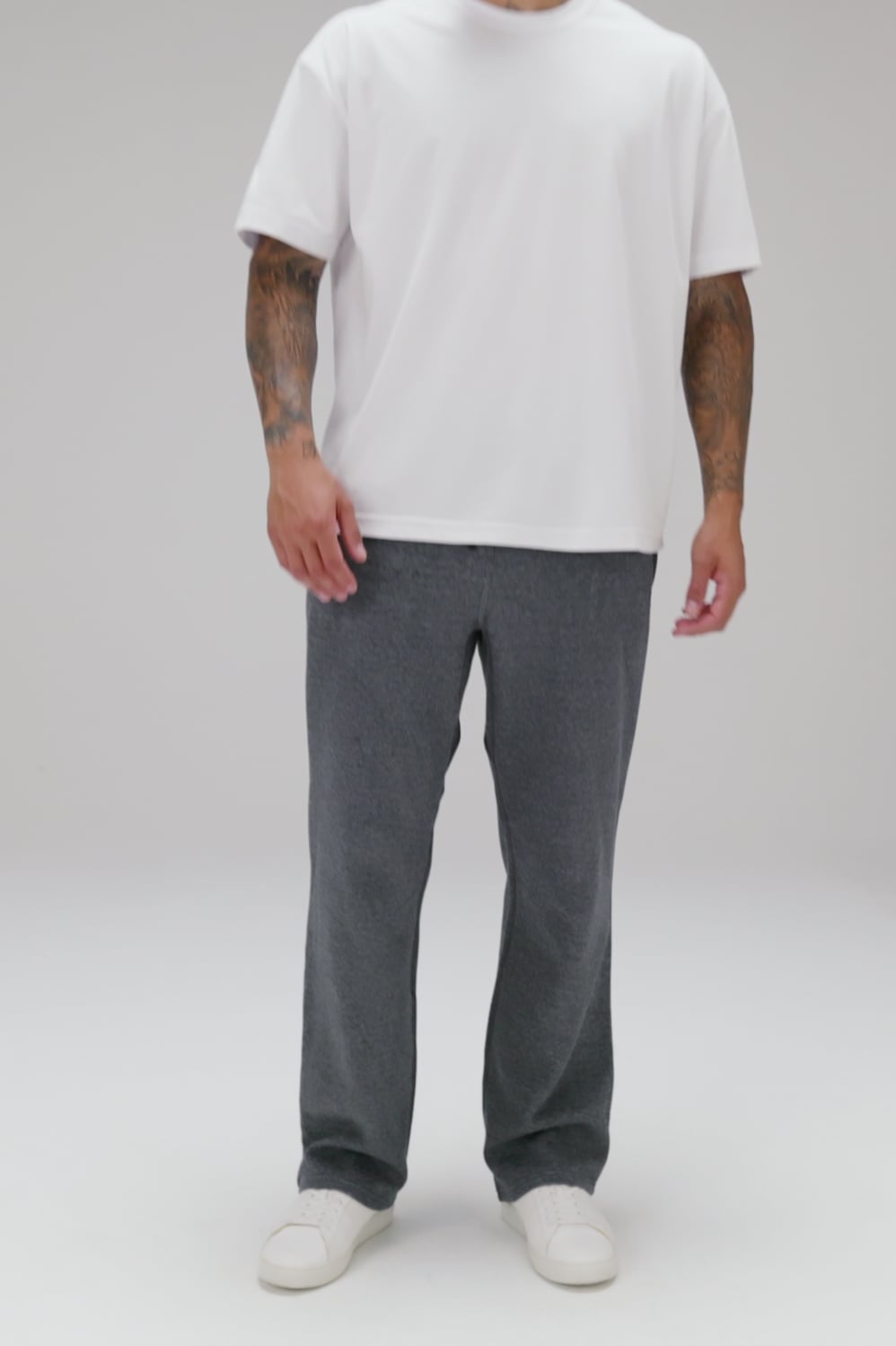 THE GO-TO STRAIGHT LEG PANT