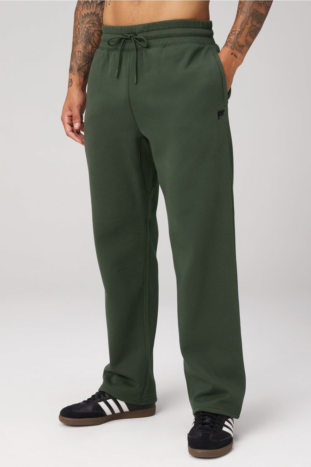 THE GO-TO STRAIGHT LEG PANT