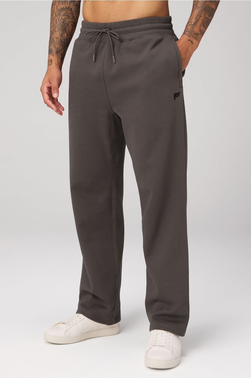 THE GO-TO STRAIGHT LEG PANT
