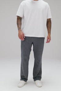 THE GO-TO STRAIGHT LEG PANT