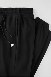 THE GO-TO SWEATPANT