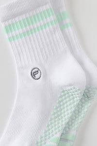 THE POWERHOUSE QUARTER CREW GRIP SOCK
