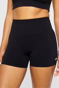SEAMLESS SCRUNCH SHORT 4"