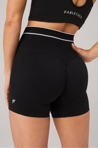 SEAMLESS SCRUNCH SHORT 4"