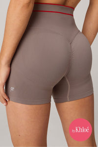 SEAMLESS SCRUNCH SHORT 4"