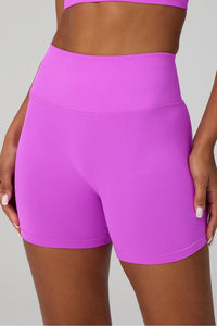 SEAMLESS SCRUNCH SHORT 4"