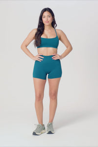 SEAMLESS SCRUNCH SHORT 4"