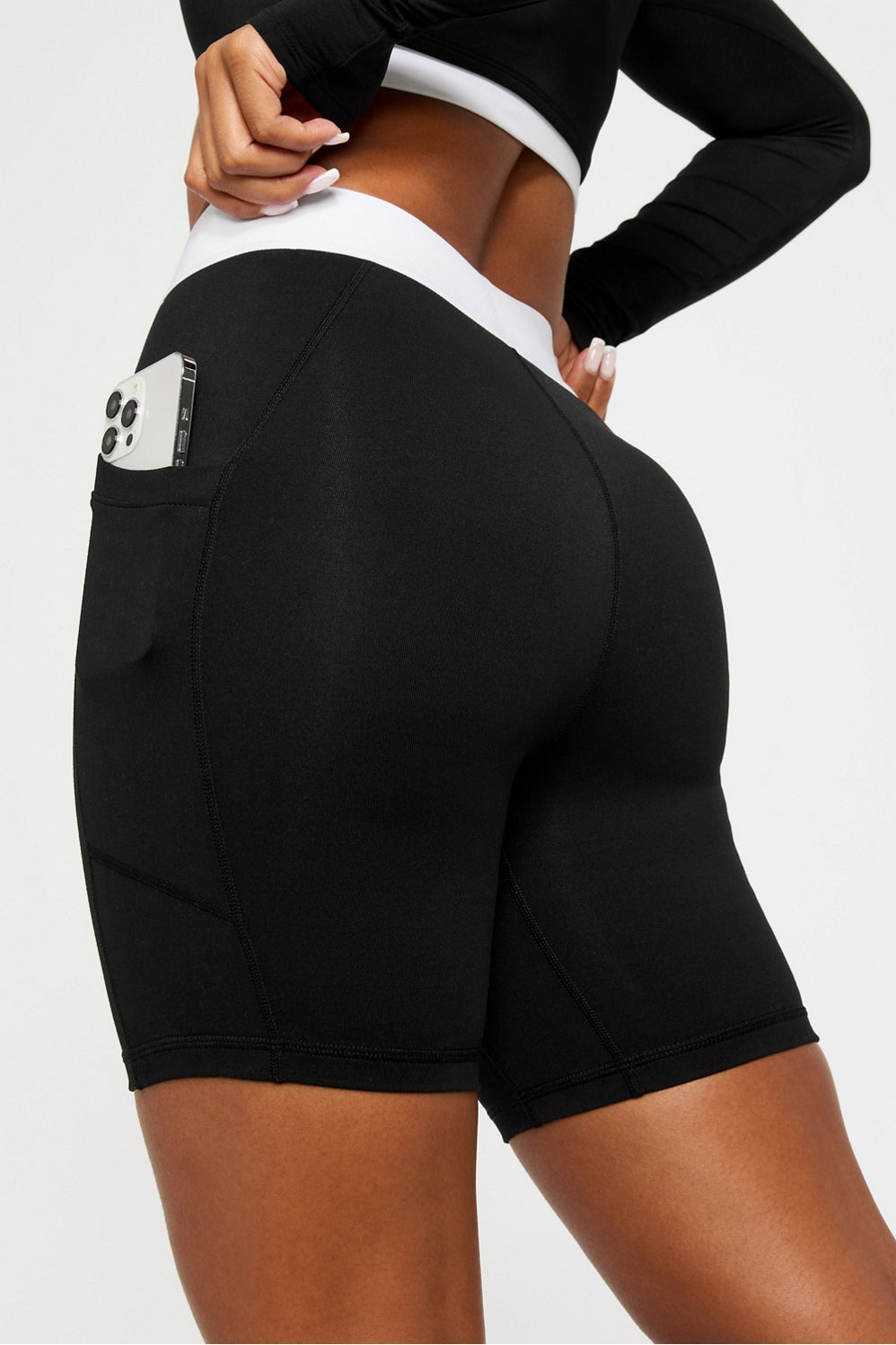 ON-THE-GO HIGH-WAISTED SHORT 6"