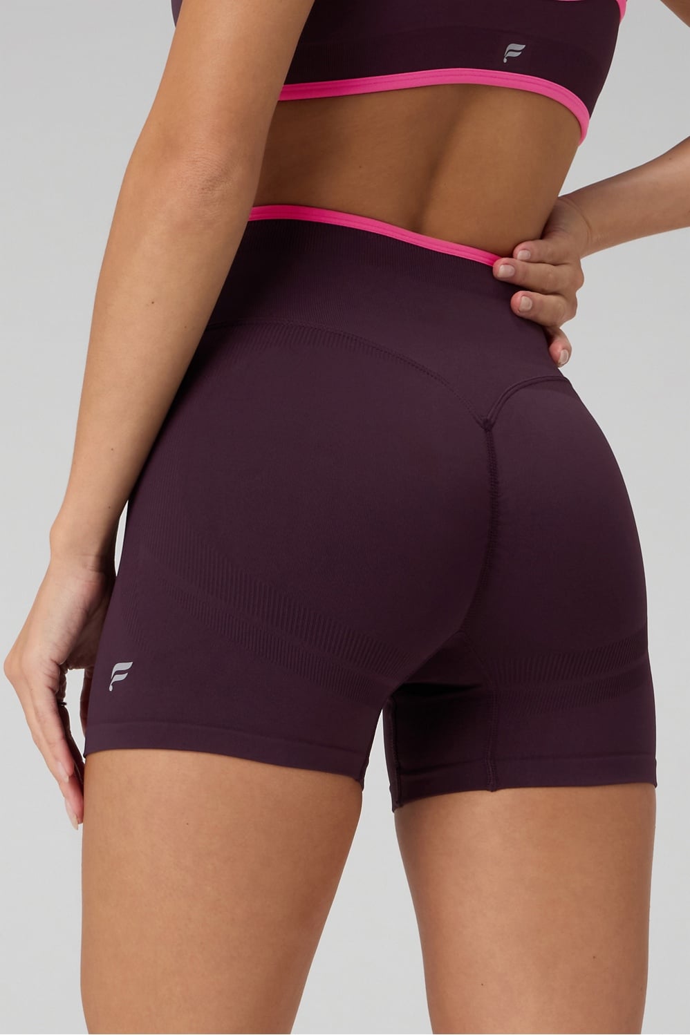 SEAMLESS SCRUNCH SHORT 4