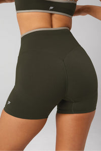SEAMLESS SCRUNCH SHORT 4