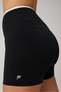 SEAMLESS SCRUNCH SHORT 4