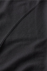 FEATHER TECH+ SHORT- SLEEVE TOP