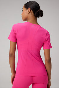 FEATHER TECH+ SHORT- SLEEVE TOP