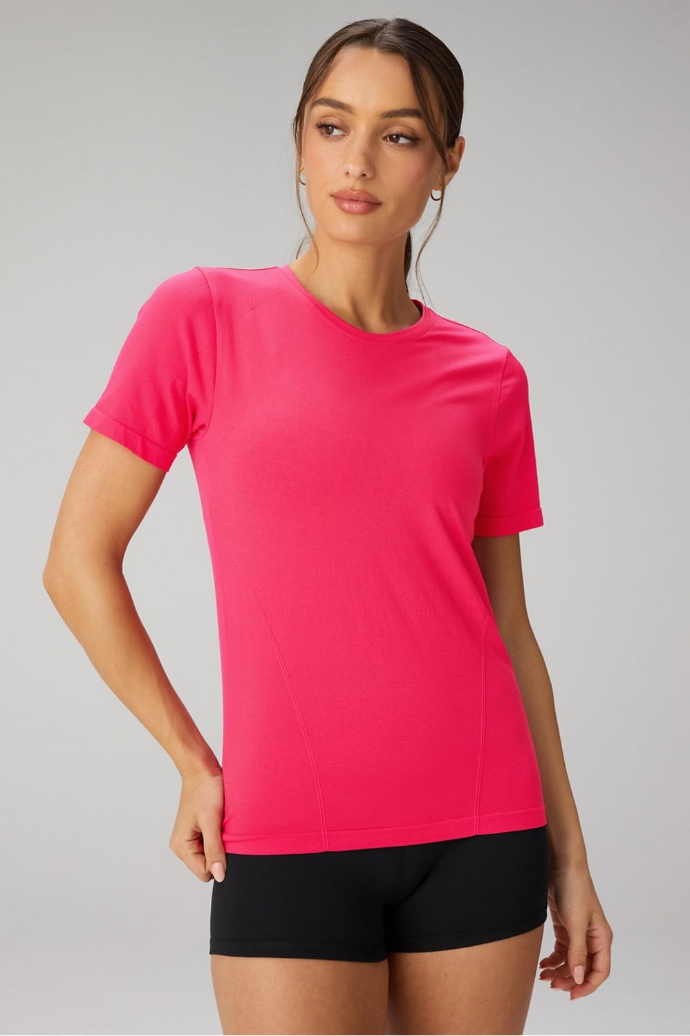 FEATHER TECH+ SHORT- SLEEVE TOP