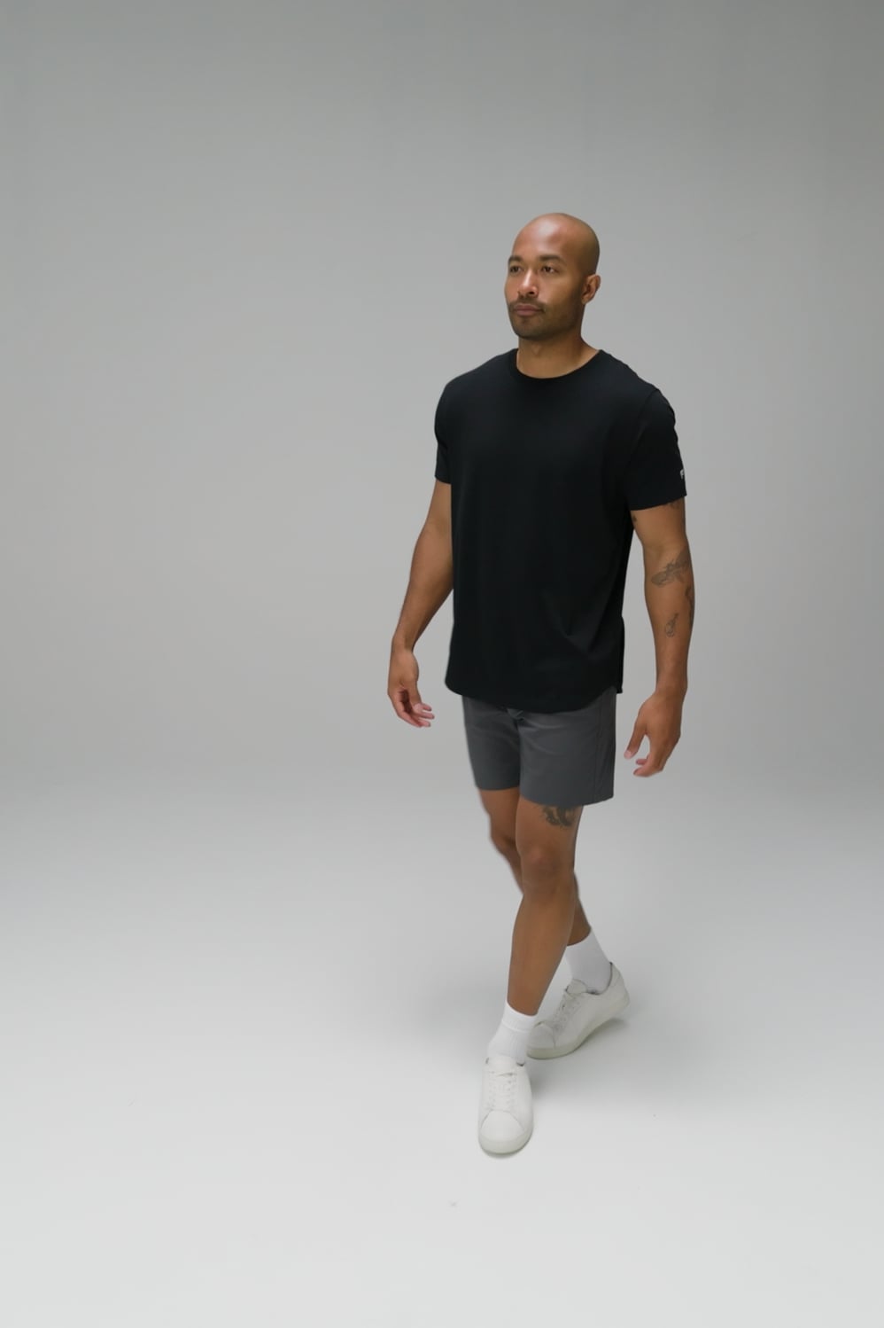 THE 24-7 TEE CURVED HEM