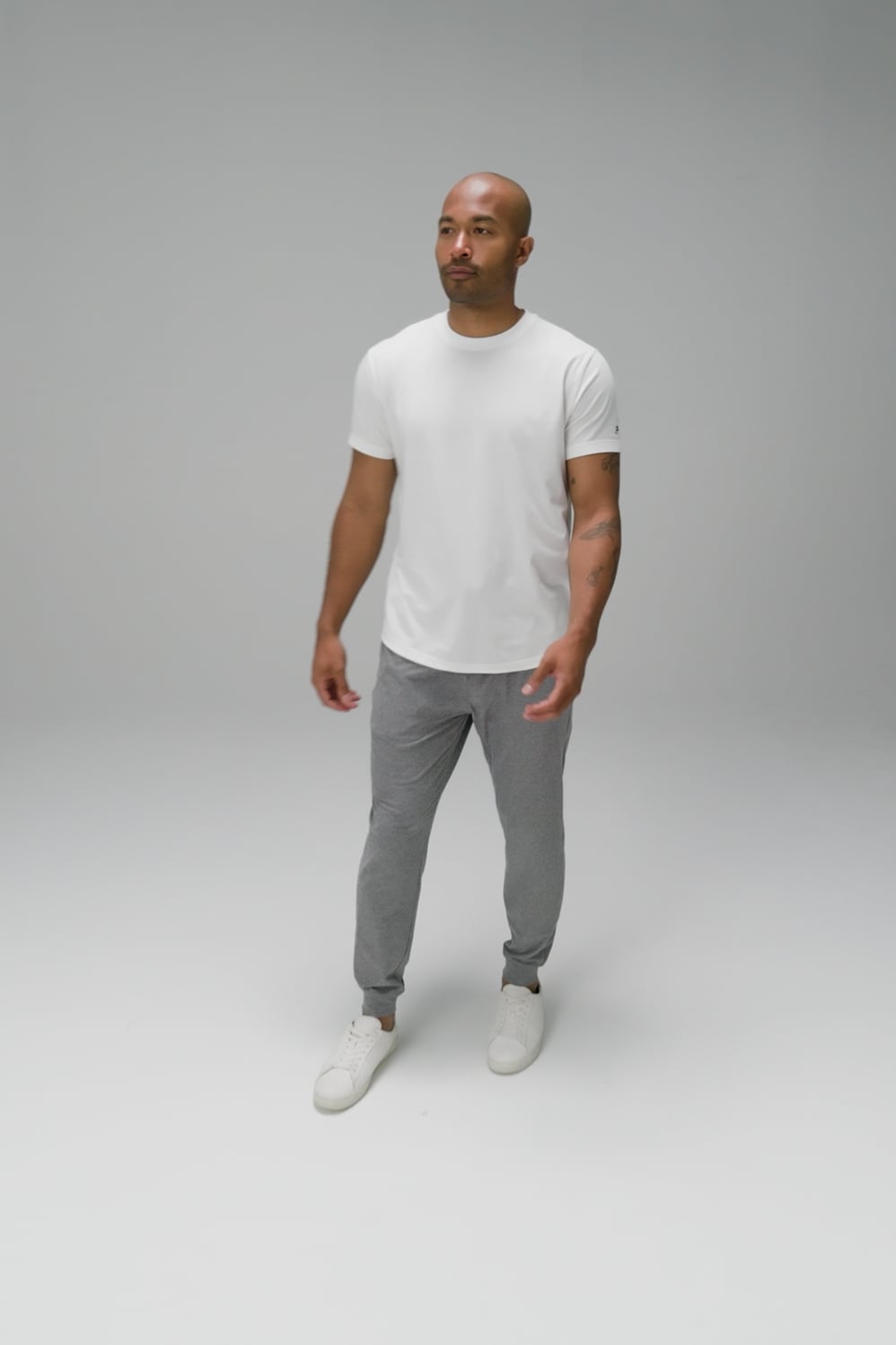 THE 24-7 TEE CURVED HEM