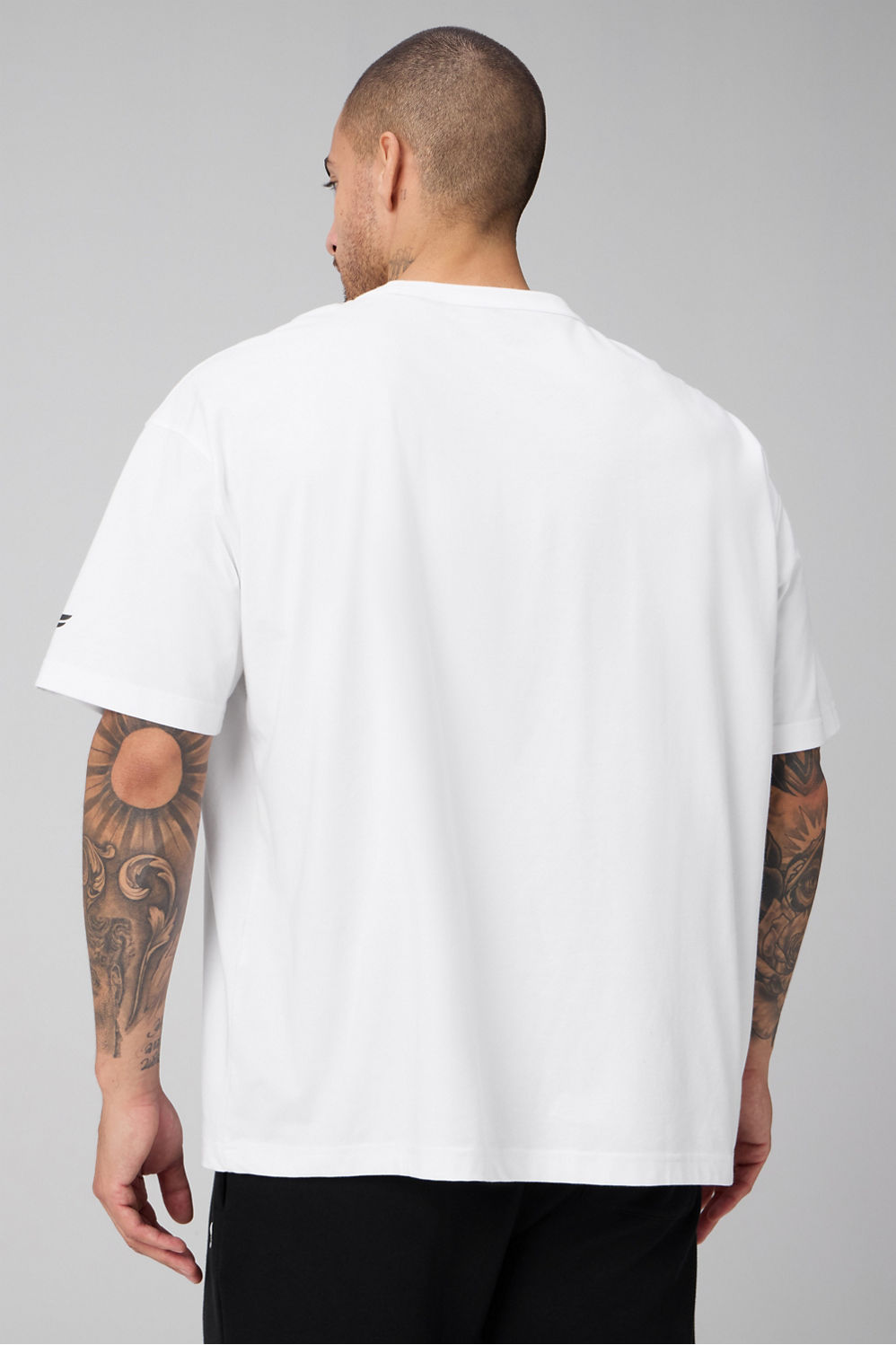 THE EFFORTLESS TEE