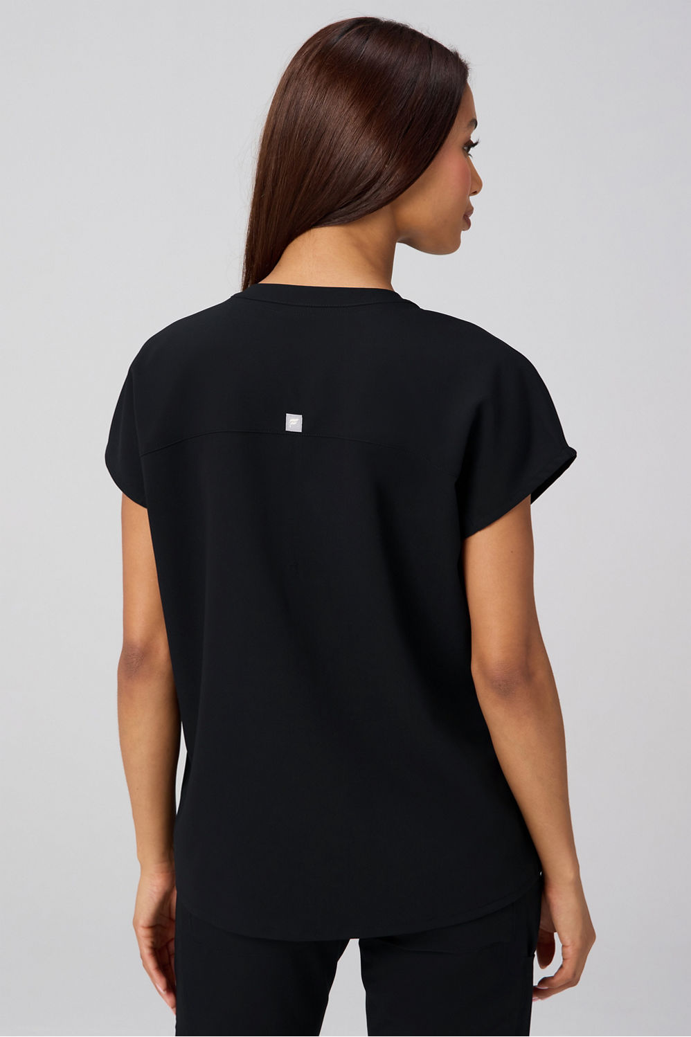 EVOLVE SCRUB TOP