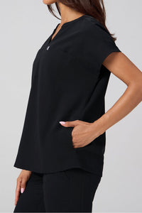 EVOLVE SCRUB TOP
